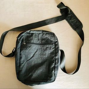 Brookstone Crossbody/messenger Travel Bag